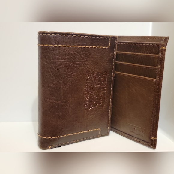 Levi's Wallet - Picture 3 of 5